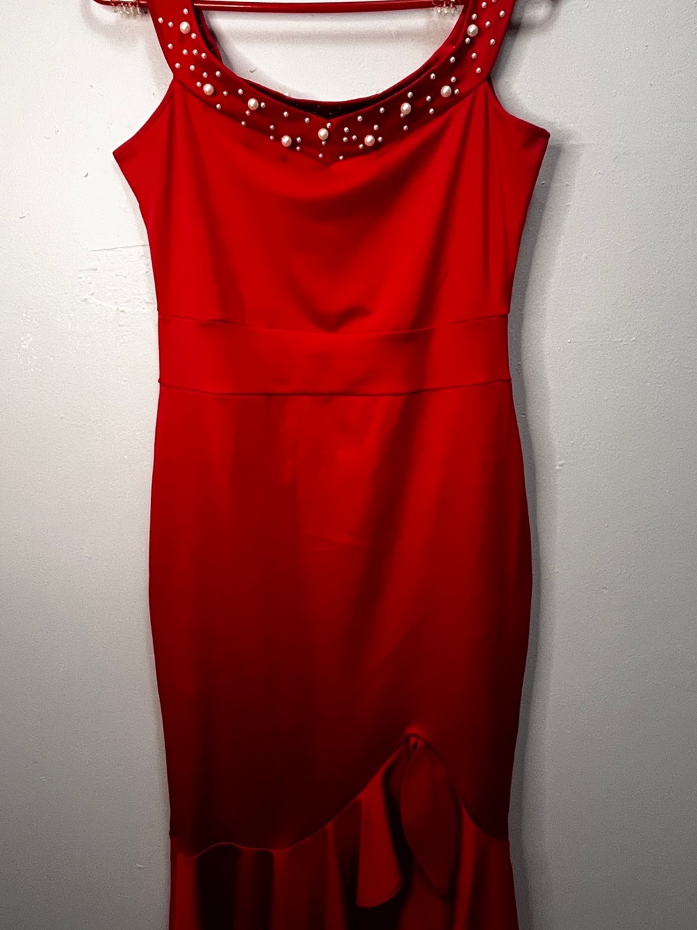 chic Red One-Shoulder Pearl-Embellished Evening Dress